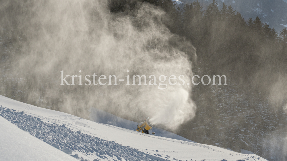 Schneekanonen / Patscherkofel, Tirol, Austria by kristen-images.com