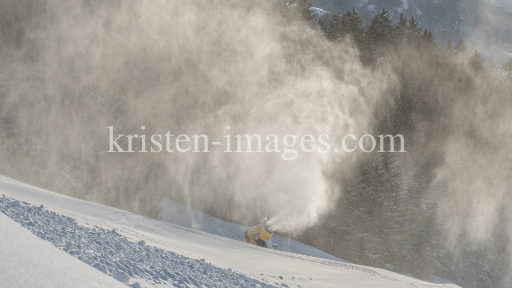 Schneekanonen / Patscherkofel, Tirol, Austria by kristen-images.com