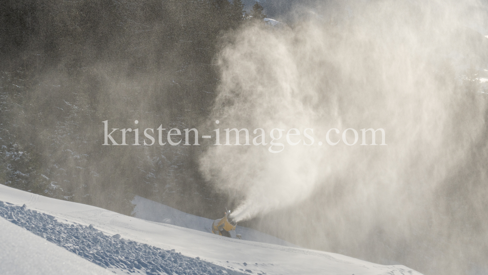 Schneekanonen / Patscherkofel, Tirol, Austria by kristen-images.com