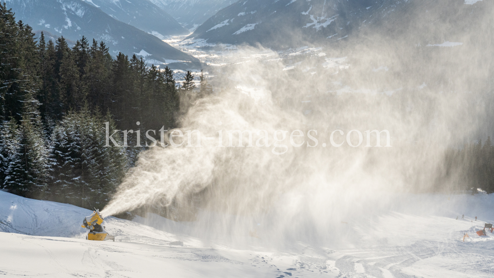 Schneekanonen / Patscherkofel, Tirol, Austria by kristen-images.com