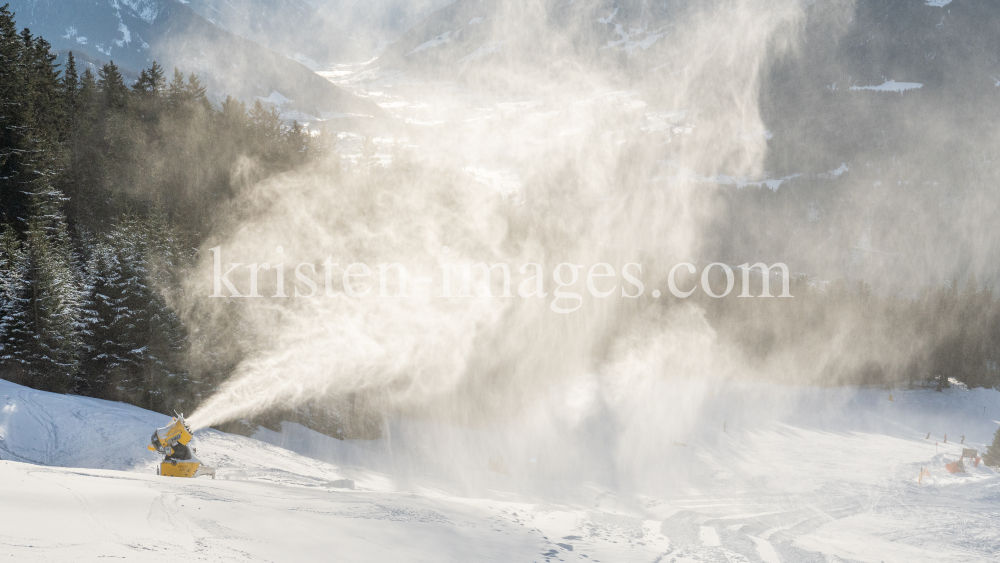 Schneekanonen / Patscherkofel, Tirol, Austria by kristen-images.com