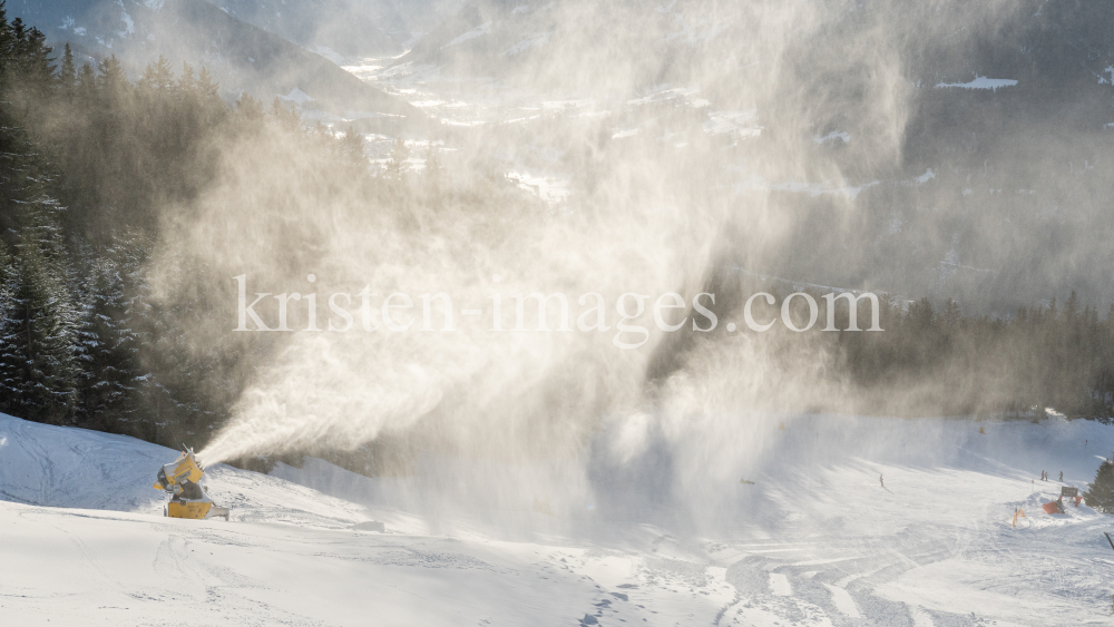 Schneekanonen / Patscherkofel, Tirol, Austria by kristen-images.com