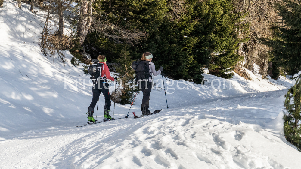 Skitourengeher am Vitalweg Patscherkofel, Tirol, Austria by kristen-images.com