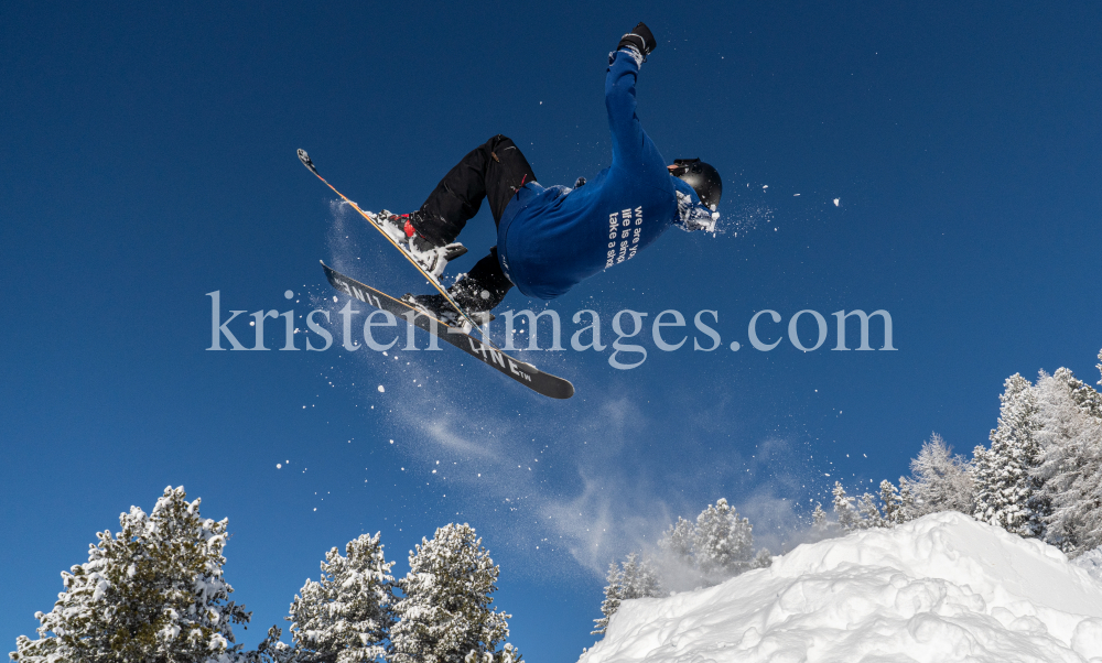 Freestyle-Skiing, Snowboarding / Patscherkofel, Tirol, Austria by kristen-images.com