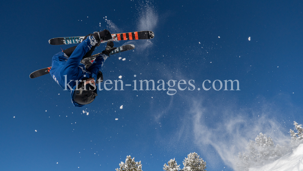 Freestyle-Skiing, Snowboarding / Patscherkofel, Tirol, Austria by kristen-images.com