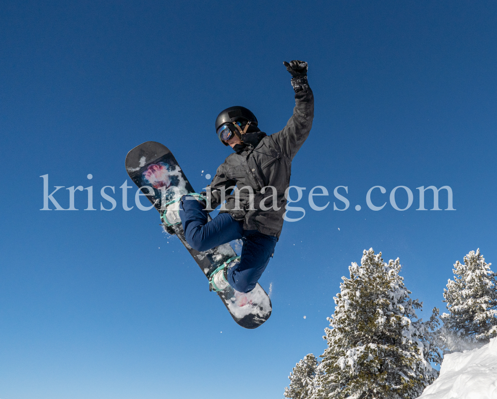 Freestyle-Skiing, Snowboarding / Patscherkofel, Tirol, Austria by kristen-images.com