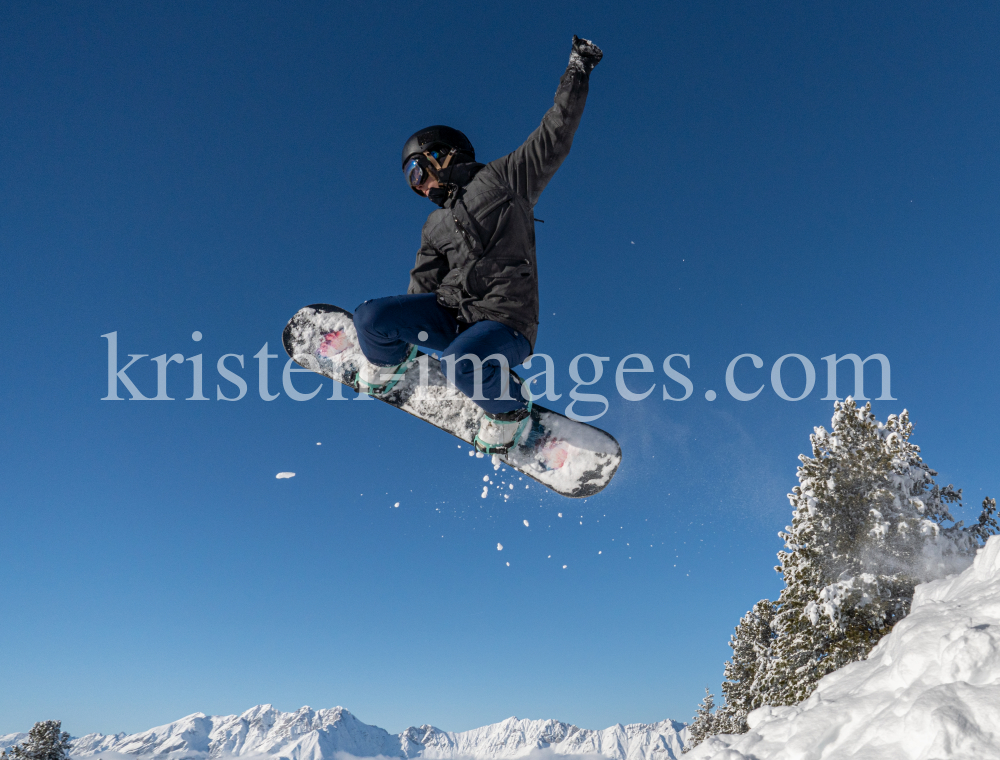 Freestyle-Skiing, Snowboarding / Patscherkofel, Tirol, Austria by kristen-images.com