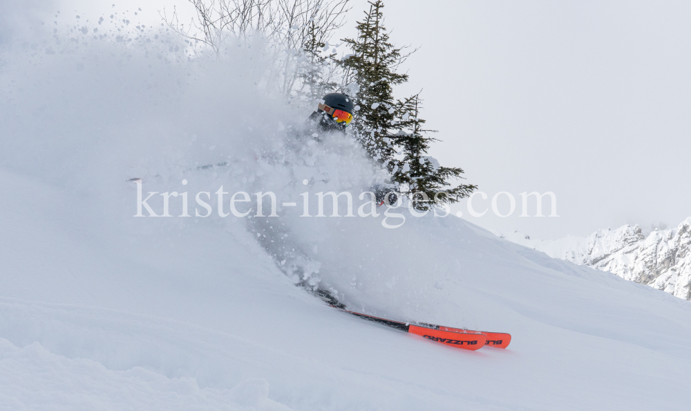 Tiefschneeskifahrer / Skizentrum Schlick 2000, Stubaital, Tirol, Austria by kristen-images.com