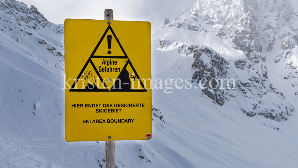 Warntafel: Alpine Gefahren / Skizentrum Schlick 2000, Stubaital, Tirol, Austria by kristen-images.com