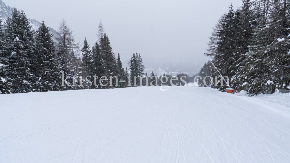 Skipiste / Skizentrum Schlick 2000, Stubaital, Tirol, Austria by kristen-images.com