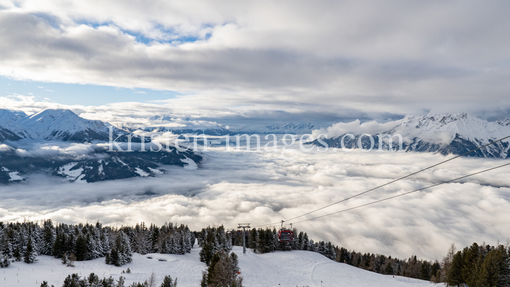 Nebeldecke über dem Inntal, Tirol, Austria by kristen-images.com