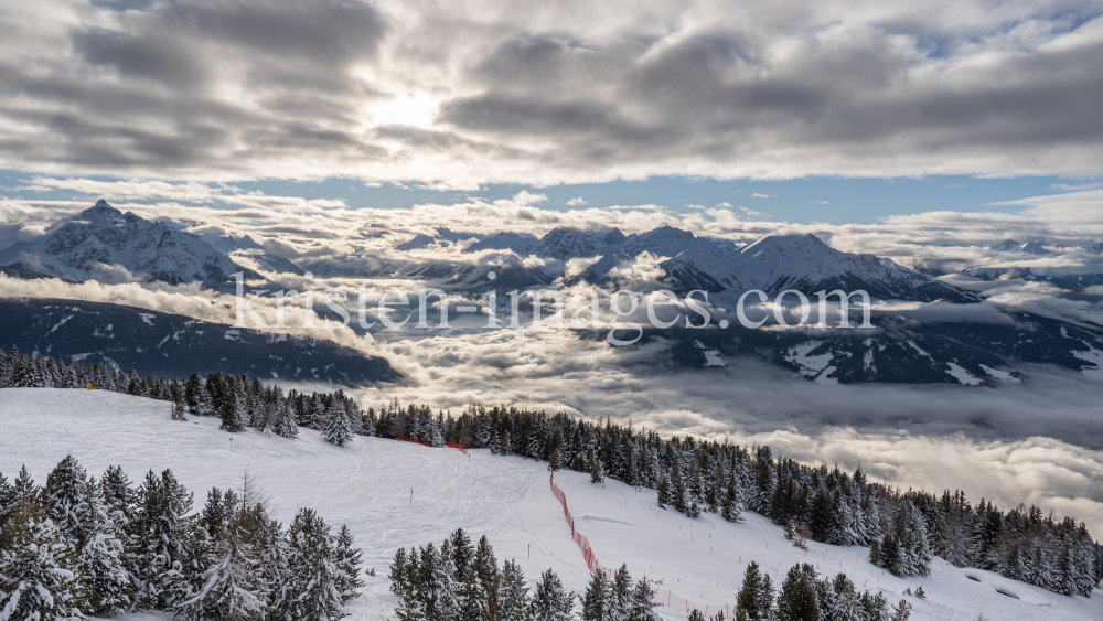 Nebeldecke über dem Stubaital, Wipptal, Tirol, Austria by kristen-images.com