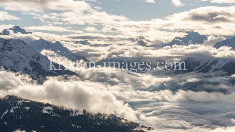Nebeldecke über dem Stubaital, Tirol, Austria by kristen-images.com