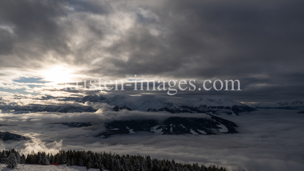 Nebeldecke über dem Inntal, Wipptal, Stubaital, Tirol, Austria by kristen-images.com