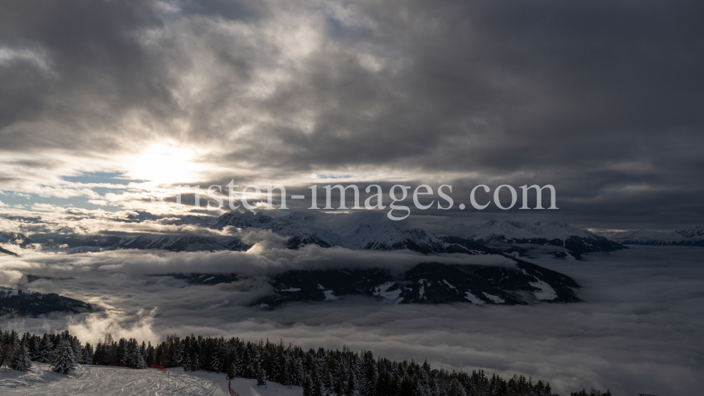 Nebeldecke über dem Inntal, Wipptal, Stubaital, Tirol, Austria by kristen-images.com