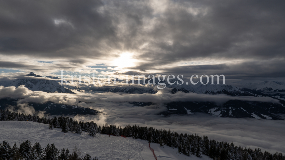 Nebeldecke über dem Stubaital, Wipptal, Tirol, Austria by kristen-images.com