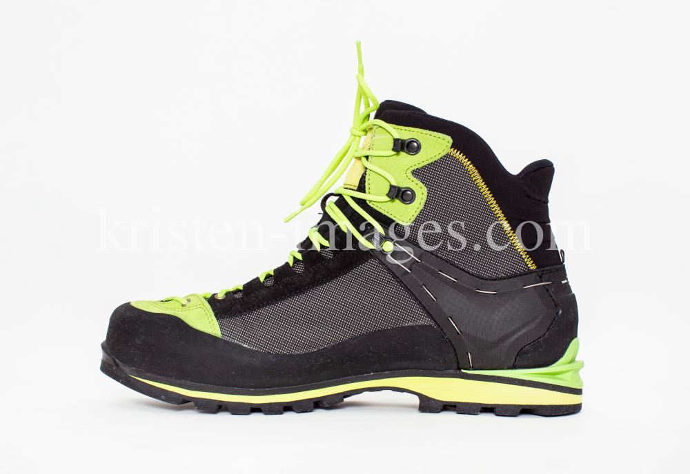 Salewa Gore-Tex Bergschuhe by kristen-images.com