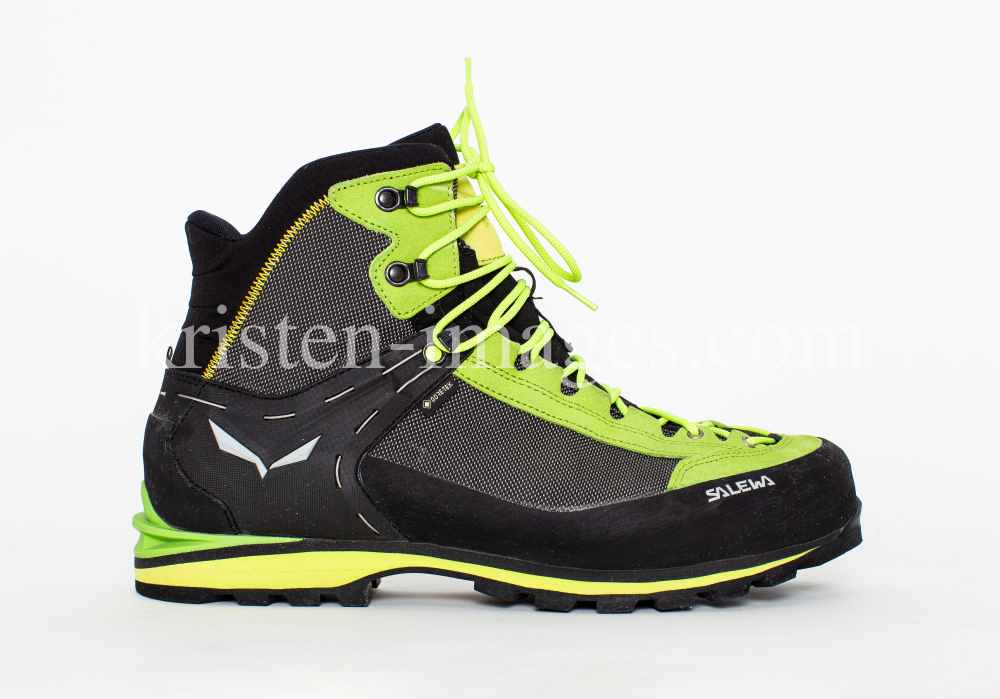 Salewa Gore-Tex Bergschuhe by kristen-images.com