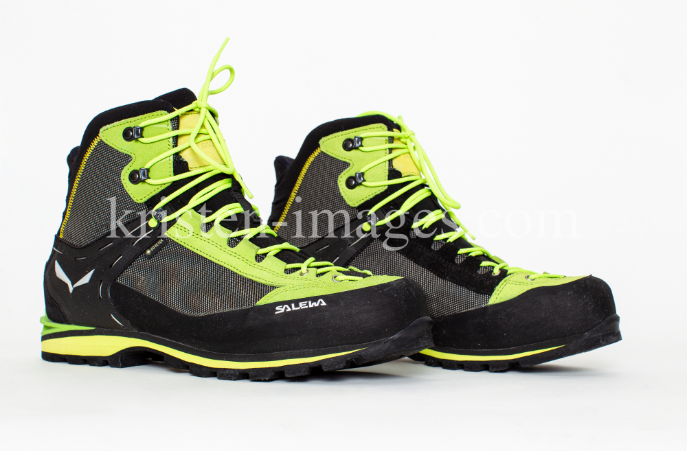 Salewa Gore-Tex Bergschuhe by kristen-images.com