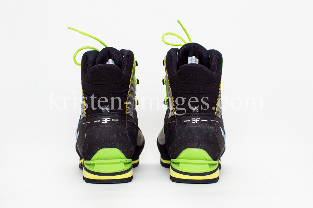 Salewa Gore-Tex Bergschuhe by kristen-images.com