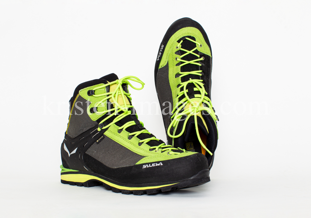 Salewa Gore-Tex Bergschuhe by kristen-images.com