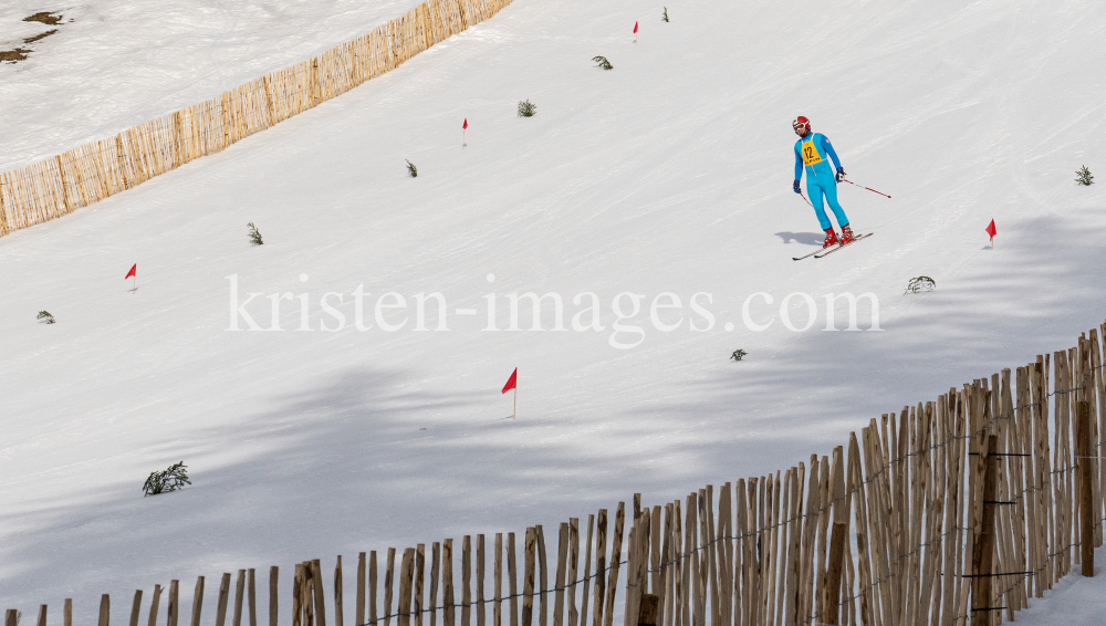 Skirennläufer beim Filmdreh für den Kinofilm: Klammer / Patscherkofel, Tirol, Austria by kristen-images.com