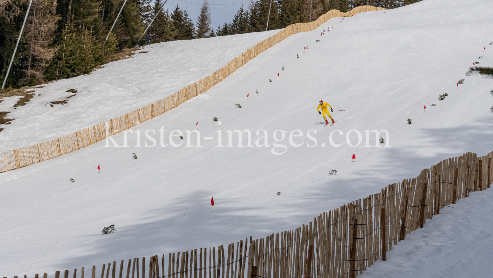 Skirennläufer beim Filmdreh für den Kinofilm: Klammer / Patscherkofel, Tirol, Austria by kristen-images.com