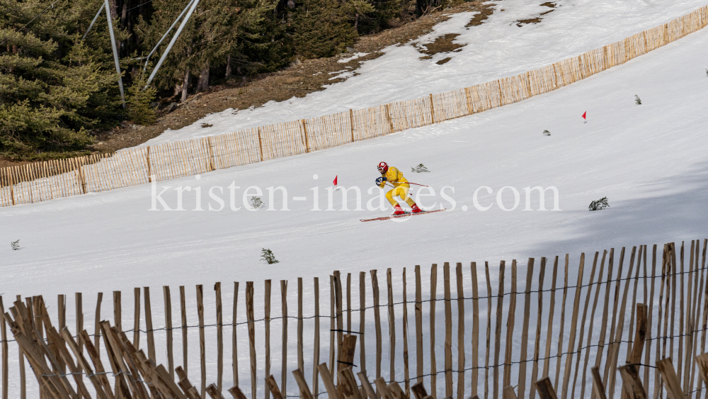 Skirennläufer beim Filmdreh für den Kinofilm: Klammer / Patscherkofel, Tirol, Austria by kristen-images.com