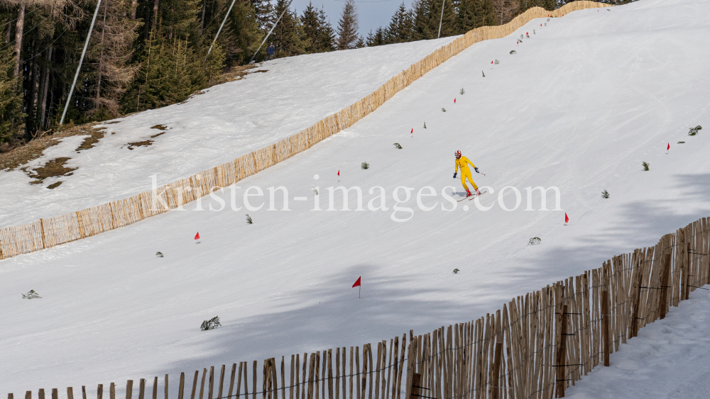 Skirennläufer beim Filmdreh für den Kinofilm: Klammer / Patscherkofel, Tirol, Austria by kristen-images.com