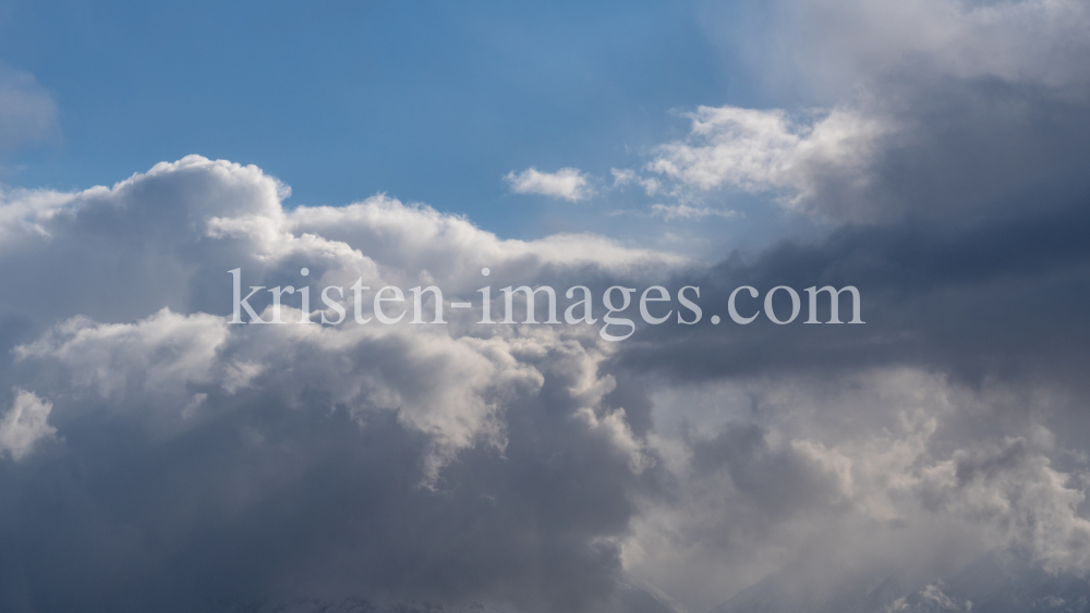 Wetterumschwung in den Bergen, Alpen by kristen-images.com