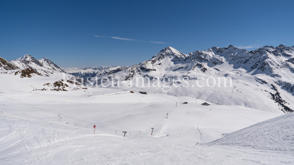 Stubaier Alpen, Kühtai, Tirol, Österreich by kristen-images.com