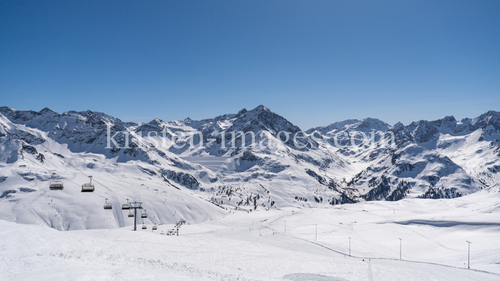 Stubaier Alpen, Kühtai, Tirol, Österreich by kristen-images.com