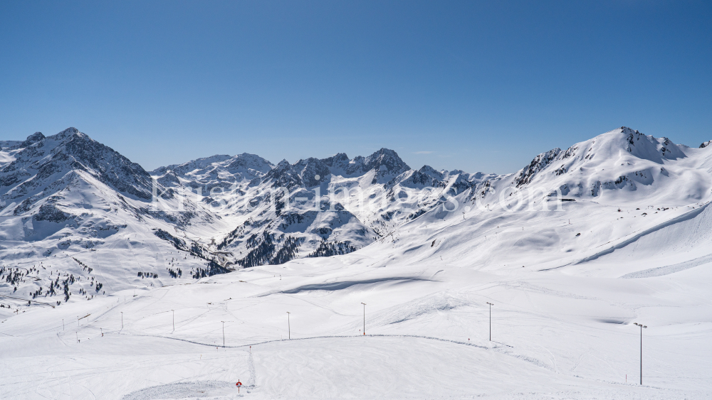 Stubaier Alpen, Kühtai, Tirol, Österreich by kristen-images.com