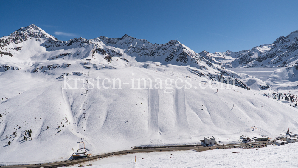 Stubaier Alpen, Kühtai, Tirol, Österreich by kristen-images.com