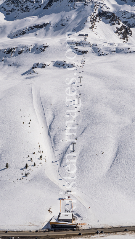 Stubaier Alpen, Kühtai, Tirol, Österreich by kristen-images.com