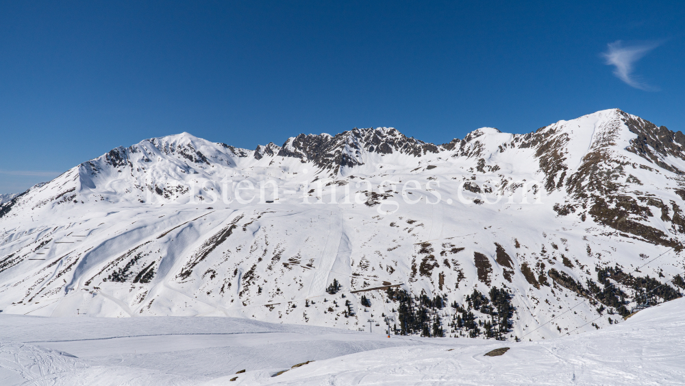 Stubaier Alpen, Kühtai, Tirol, Österreich by kristen-images.com