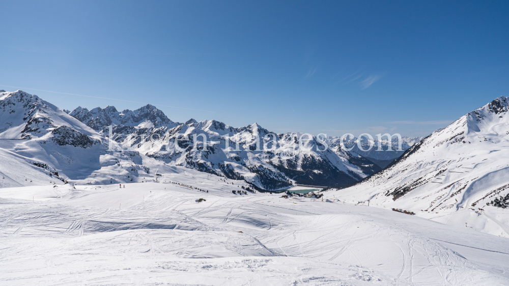 Stubaier Alpen, Kühtai, Tirol, Österreich by kristen-images.com