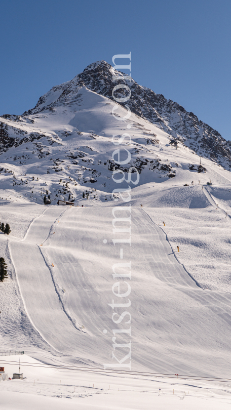 Stubaier Alpen, Kühtai, Tirol, Österreich by kristen-images.com