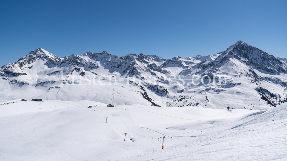 Stubaier Alpen, Kühtai, Tirol, Österreich by kristen-images.com