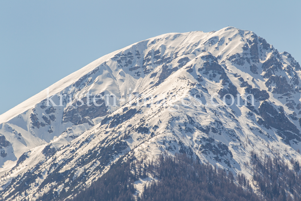 Nockspitze oder Saile im Frühling, Stubaier Alpen, Tirol, Österreich by kristen-images.com