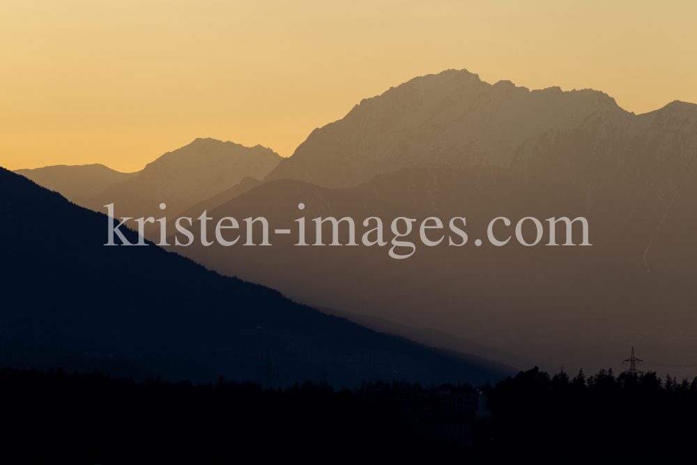 Blick von Igls in das Oberinntal, Inntal, Tirol, Österreich by kristen-images.com