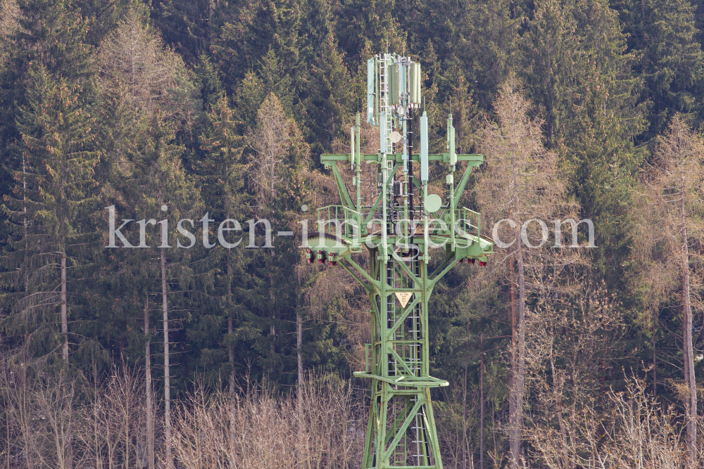 Mobilfunkmast in Igls, Innsbruck, Tirol, Österreich by kristen-images.com