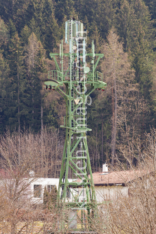 Mobilfunkmast in Igls, Innsbruck, Tirol, Österreich by kristen-images.com