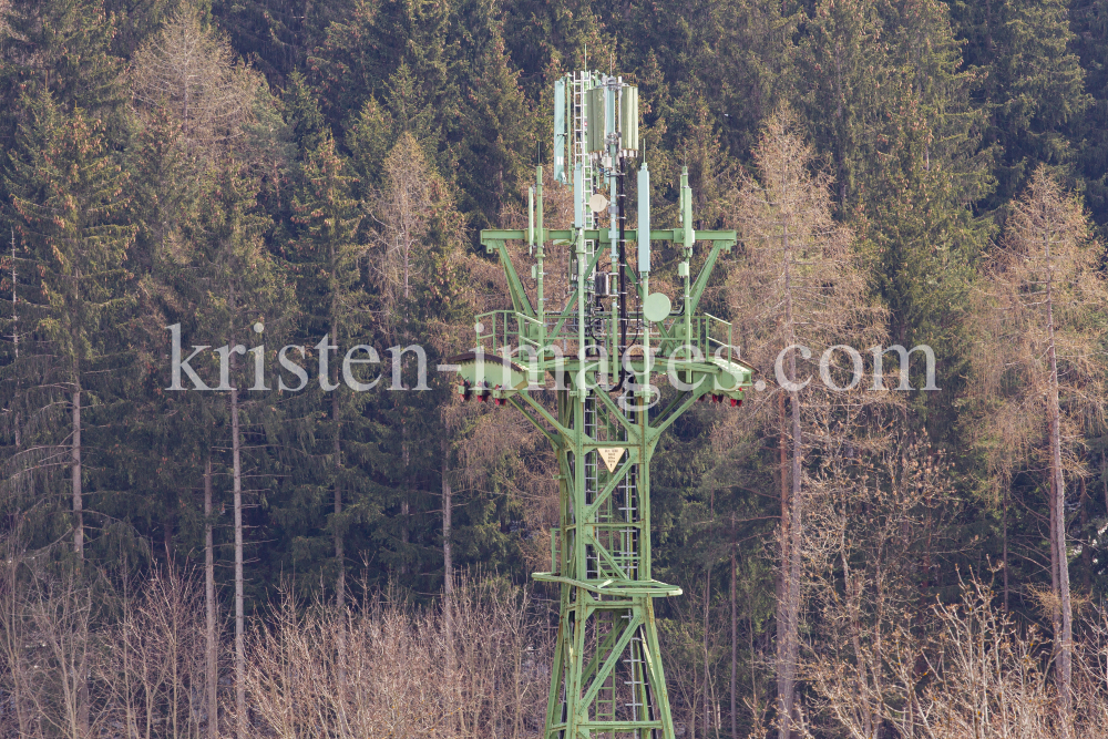 Mobilfunkmast in Igls, Innsbruck, Tirol, Österreich by kristen-images.com