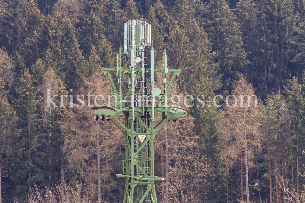 Mobilfunkmast in Igls, Innsbruck, Tirol, Österreich by kristen-images.com