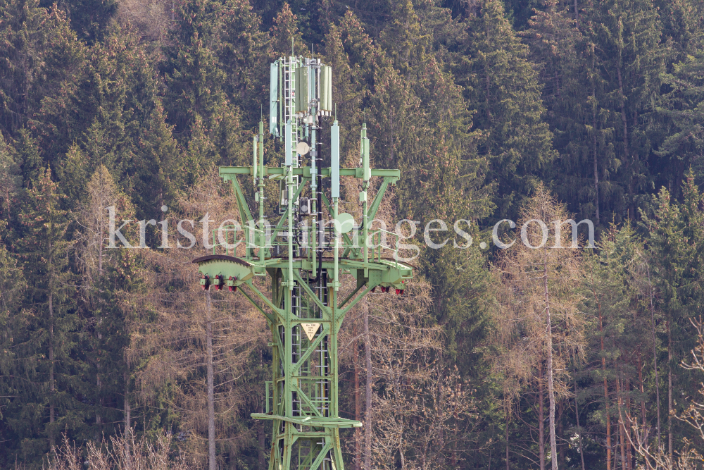 Mobilfunkmast in Igls, Innsbruck, Tirol, Österreich by kristen-images.com