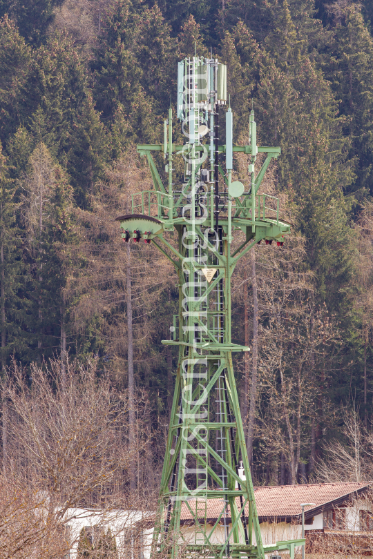 Mobilfunkmast in Igls, Innsbruck, Tirol, Österreich by kristen-images.com