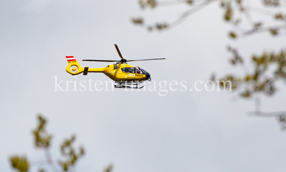 ÖAMTC Rettungshubschrauber Christophorus / Notarzthubschrauber by kristen-images.com