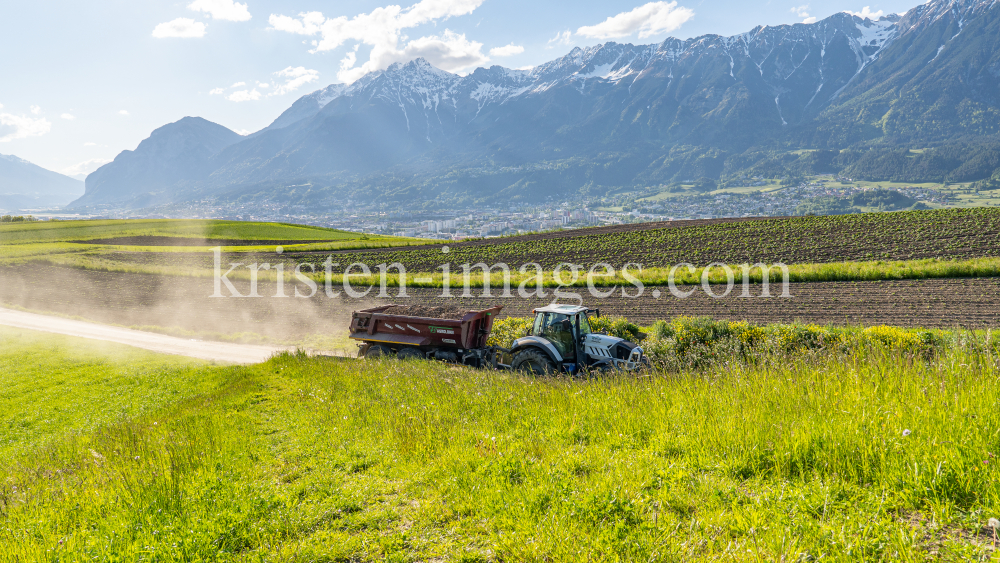 Traktor / Aldrans, Tirol, Österreich by kristen-images.com