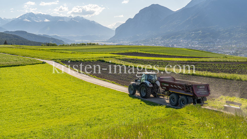 Traktor / Aldrans, Tirol, Österreich by kristen-images.com
